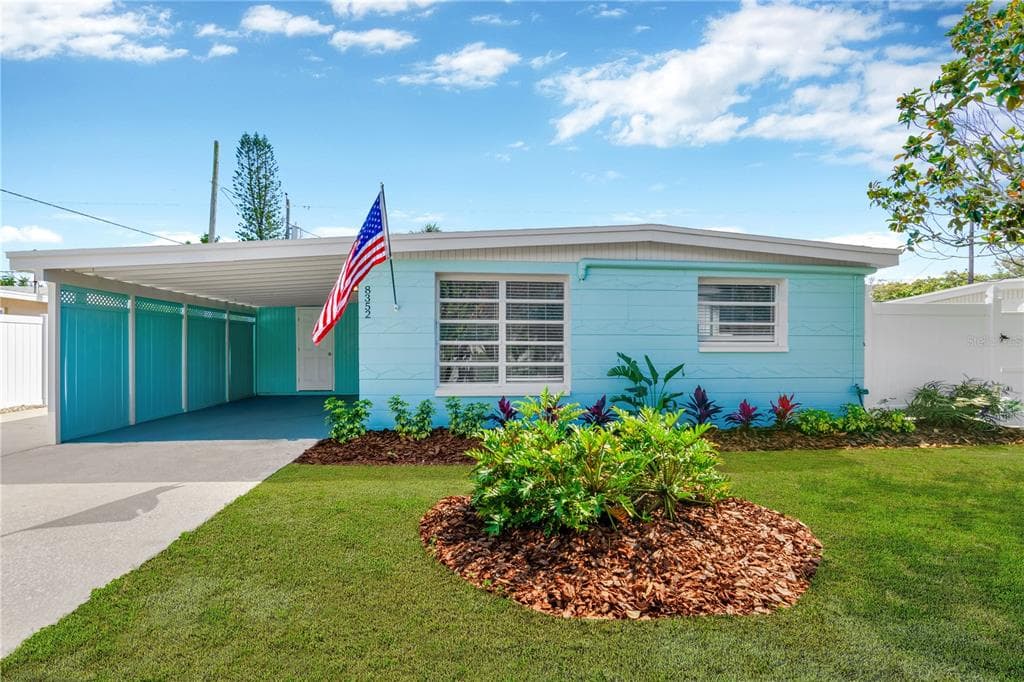 8352 95TH TERRACE SEMINOLE, FL 33777