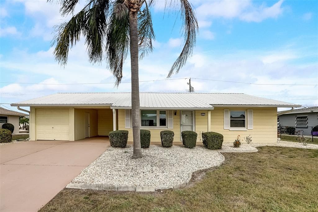 815 OAKMONT AVENUE SUN CITY CENTER, FL 33573
