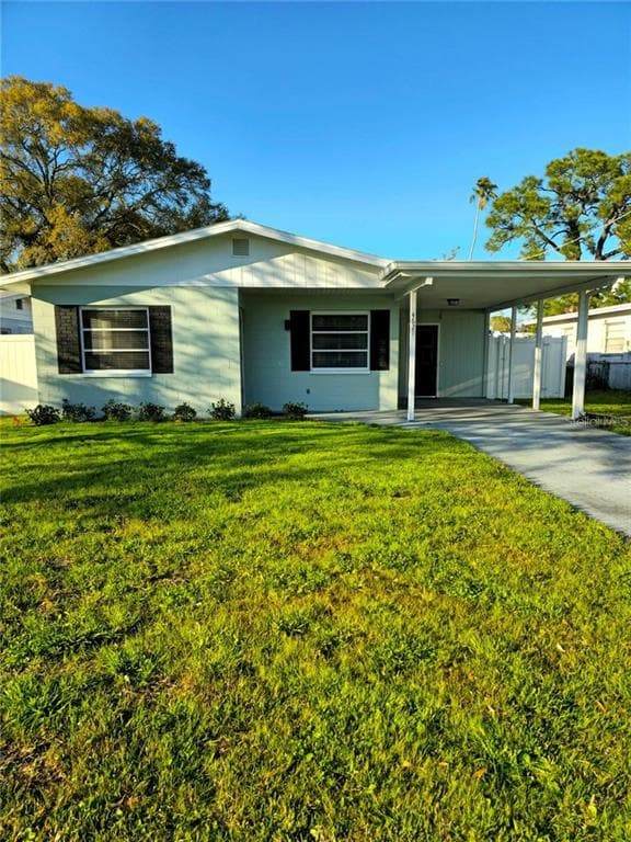 4621 W PAXTON AVENUE TAMPA, FL 33611