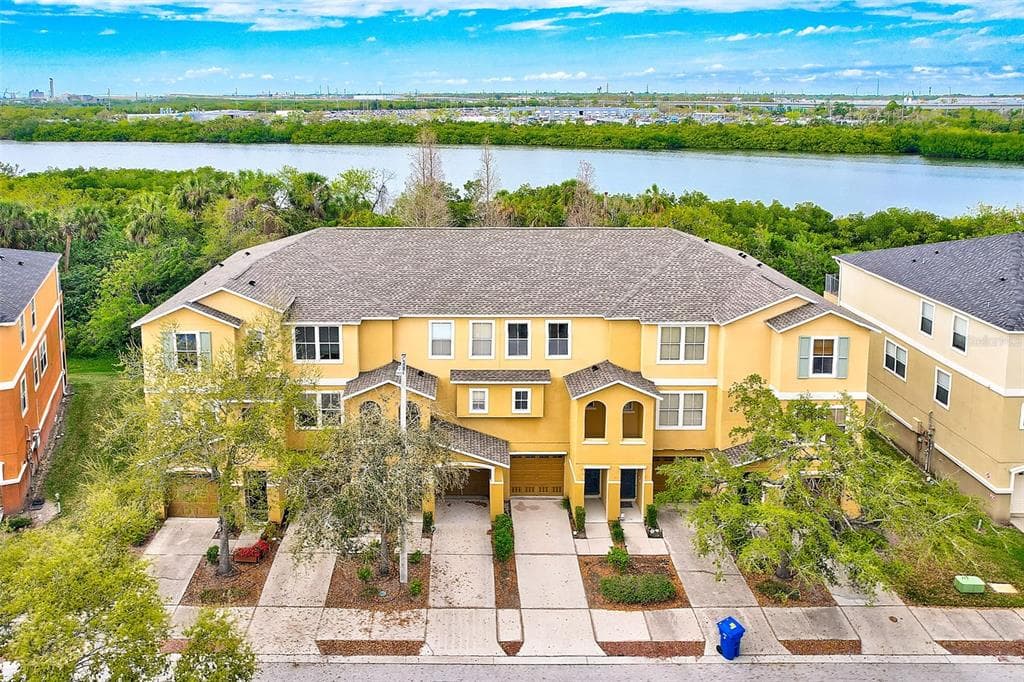 531 VINCINDA CREST WAY TAMPA, FL 33619
