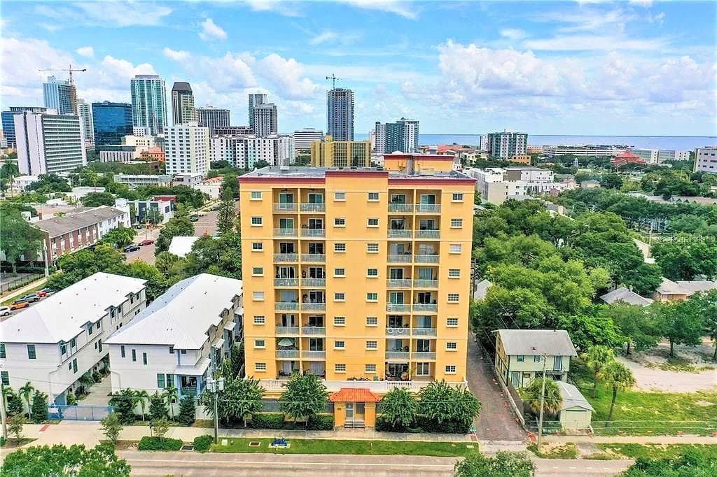 316 8TH STREET S UNIT 401 ST PETERSBURG, FL 33701