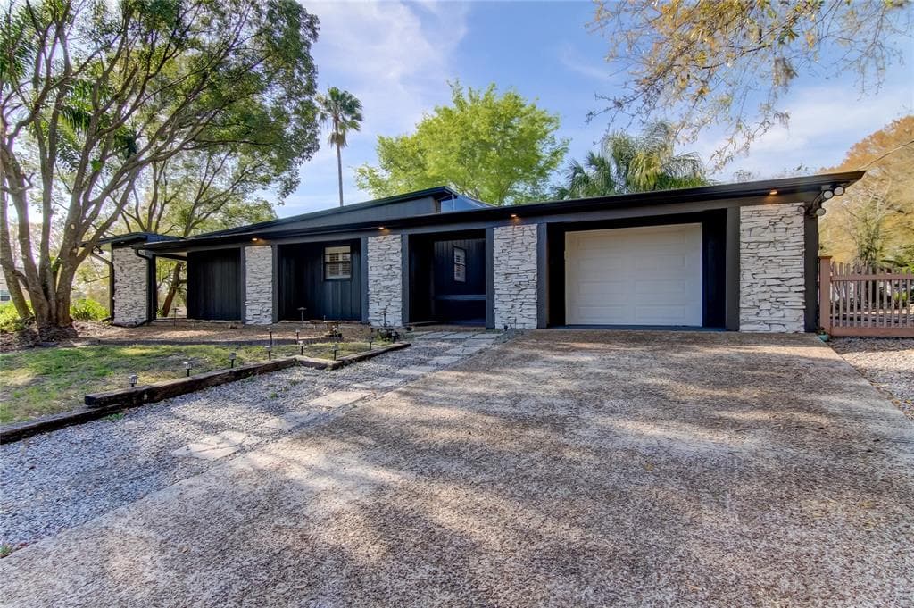 234 S RIVERHILLS DRIVE TEMPLE TERRACE, FL 33617