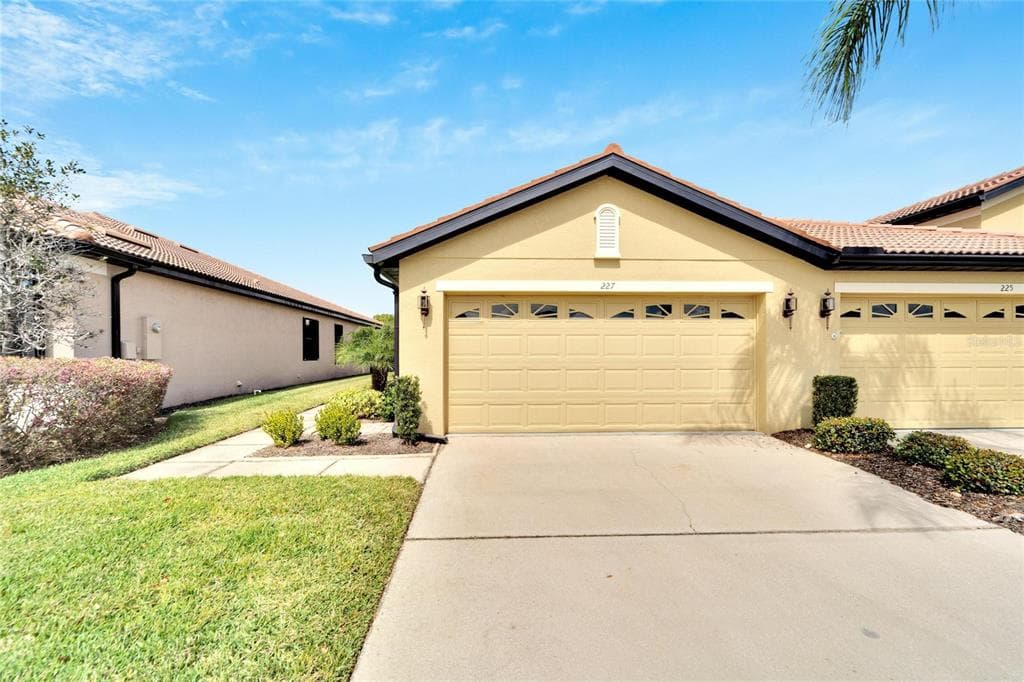 227 MYSTIC FALLS DRIVE APOLLO BEACH, FL 33572