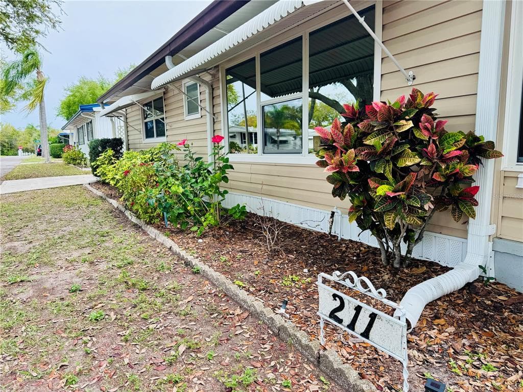 2331 BELLEAIR ROAD UNIT 211 CLEARWATER, FL 33764
