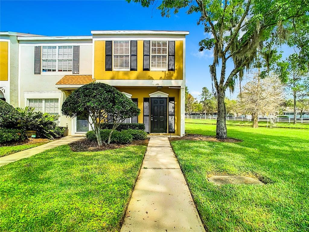 1320 COSTA MESA DRIVE WESLEY CHAPEL, FL 33543