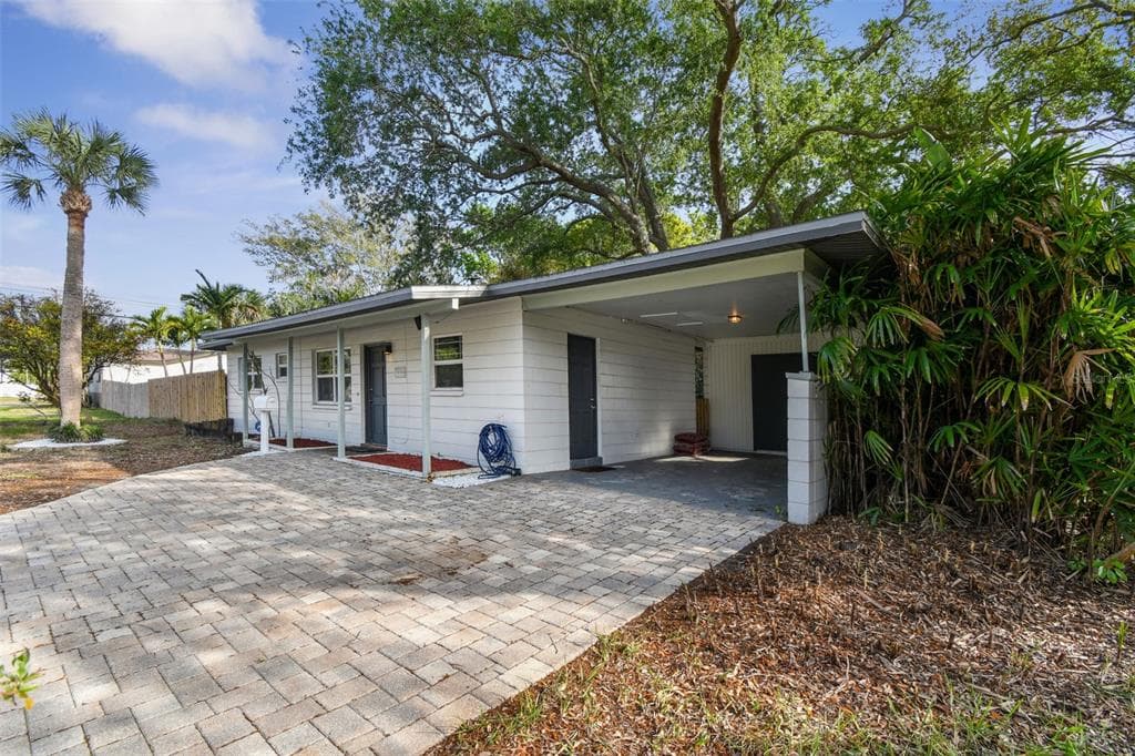 1600 ARIZONA AVENUE NE ST PETERSBURG, FL 33703