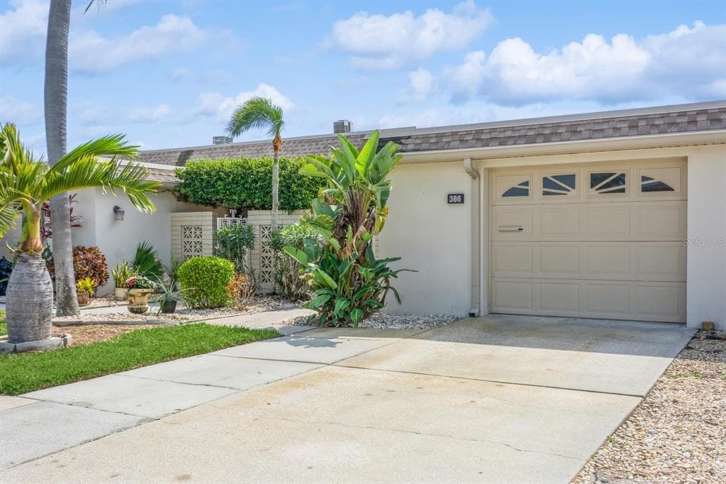 386 BOCA CIEGA POINT BOULEVARD N ST PETERSBURG, FL 33708