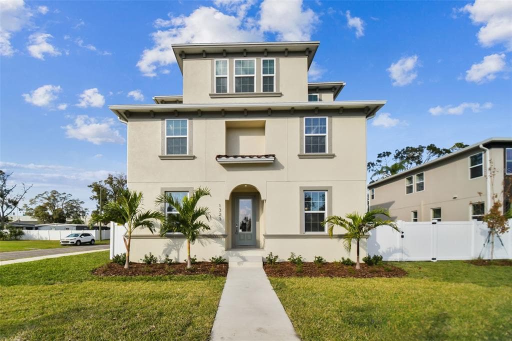 1323 W ARCH STREET TAMPA, FL 33607