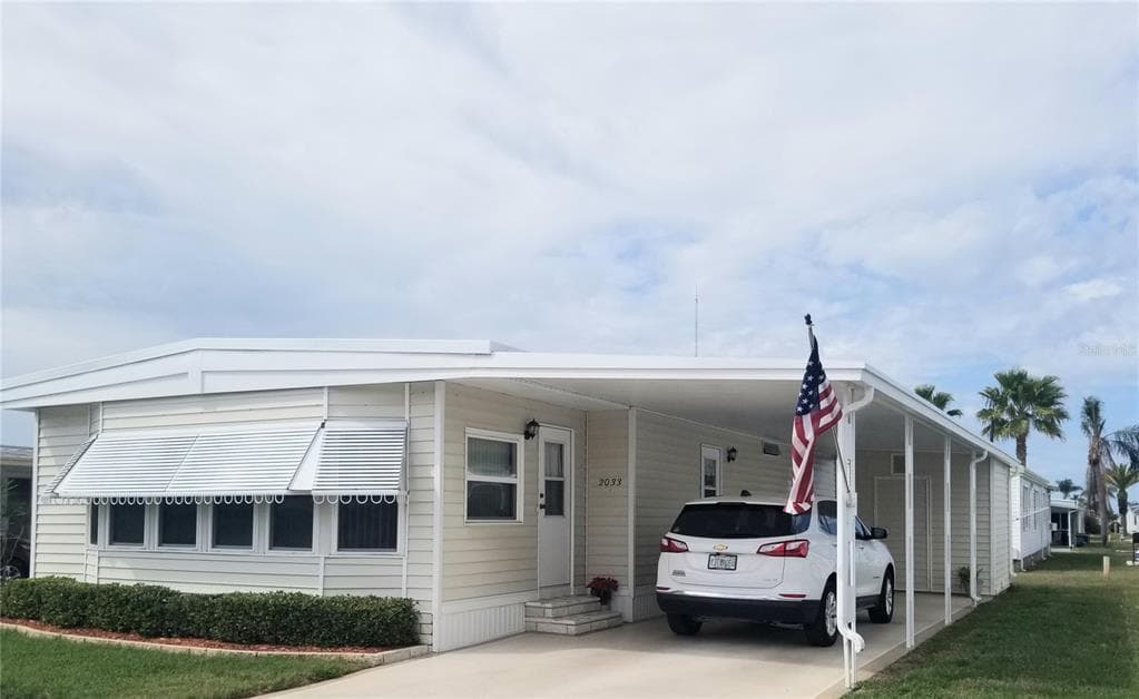2033 MANOA DRIVE HOLIDAY, FL 34691