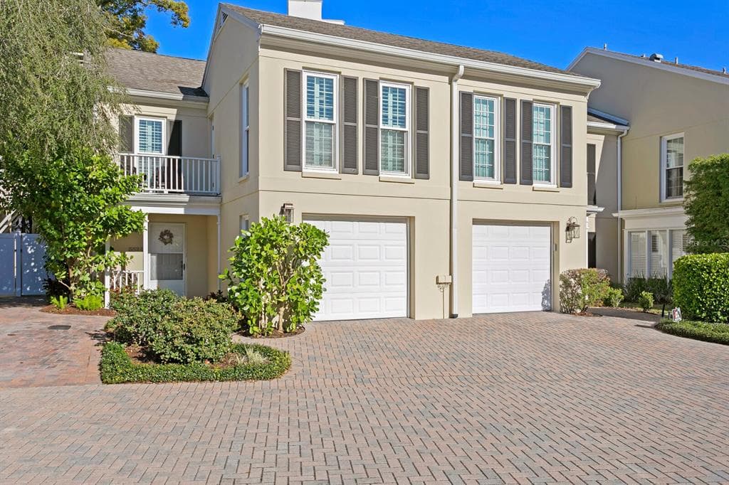 3528 VILLAGE WAY TAMPA, FL 33629