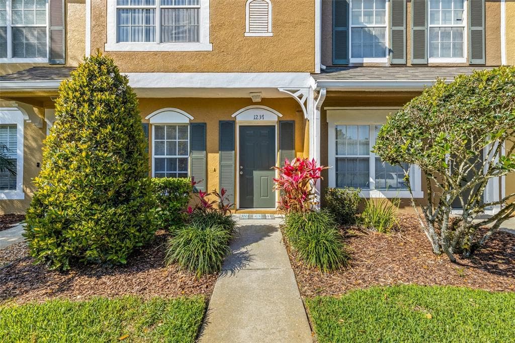 1237 KENNEWICK COURT WESLEY CHAPEL, FL 33543