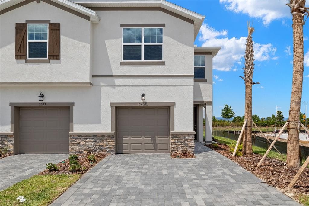 5635 BROOKLET WOODS DRIVE WESLEY CHAPEL, FL 33545