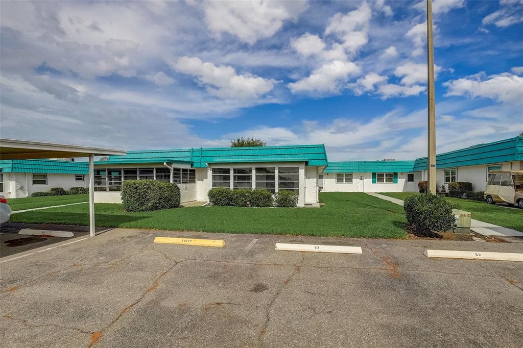 205 KINGS BOULEVARD UNIT 53 SUN CITY CENTER, FL 33573
