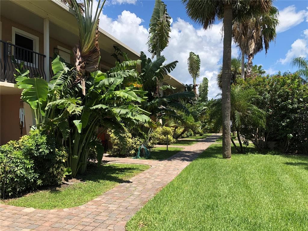 110 148TH AVENUE E UNIT 10 MADEIRA BEACH, FL 33708