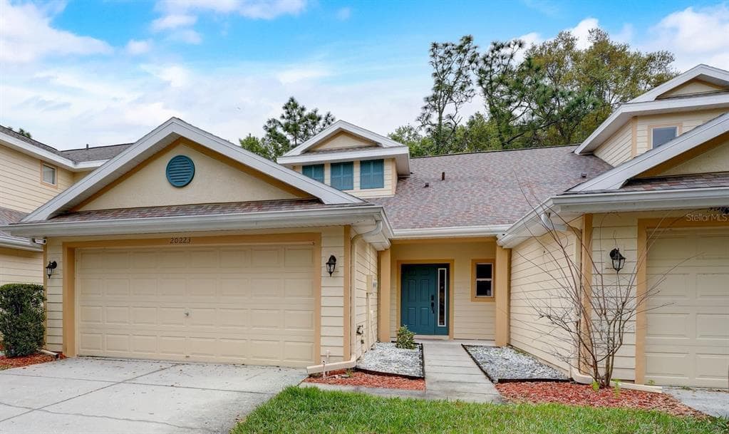 20223 VINTAGE OAKS PLACE TAMPA, FL 33647