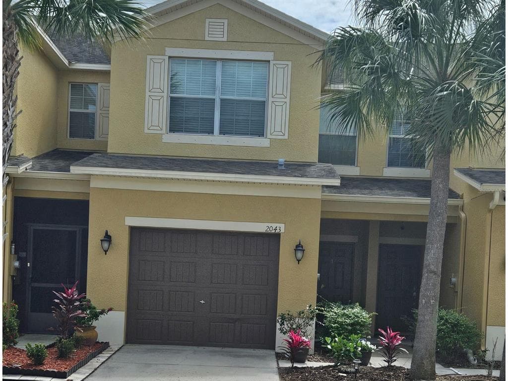 2043 HAWKS VIEW DRIVE RUSKIN, FL 33570