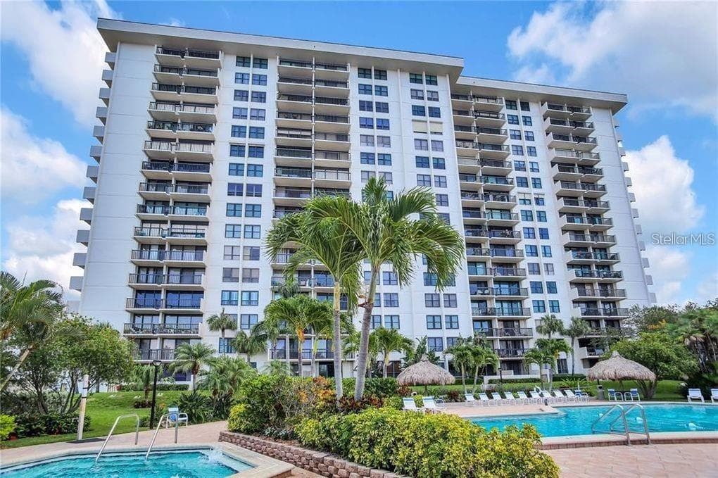 400 ISLAND WAY UNIT 210 CLEARWATER, FL 33767