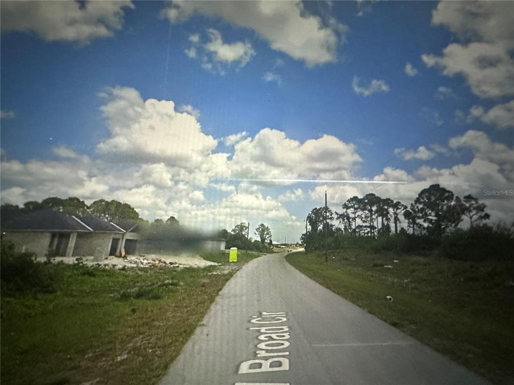 9045 W BROAD CIRCLE LABELLE, FL 33935