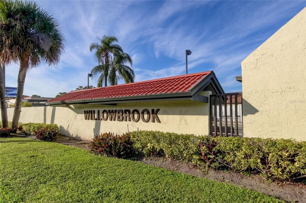 1100 E BAY DRIVE UNIT 23 LARGO, FL 33770