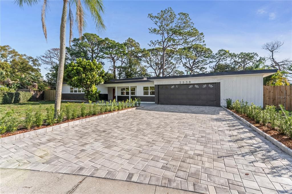 2538 E MILMAR DRIVE SARASOTA, FL 34237