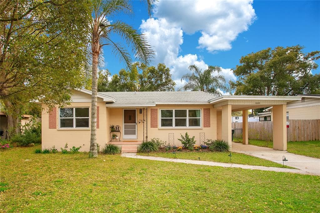 1609 SKINNER STREET LAKELAND, FL 33801
