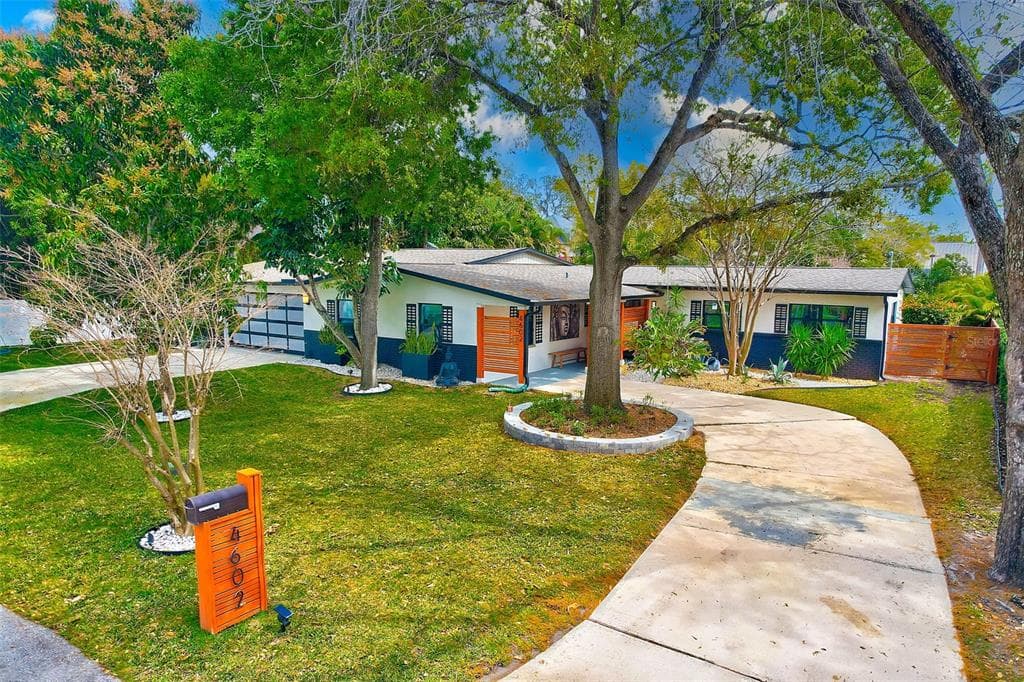 4602 S ESPERANZA AVENUE TAMPA, FL 33611