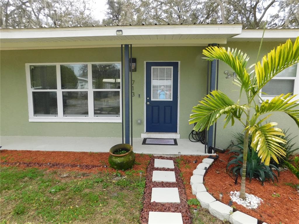 713 W OAK LANE STREET AVON PARK, FL 33825