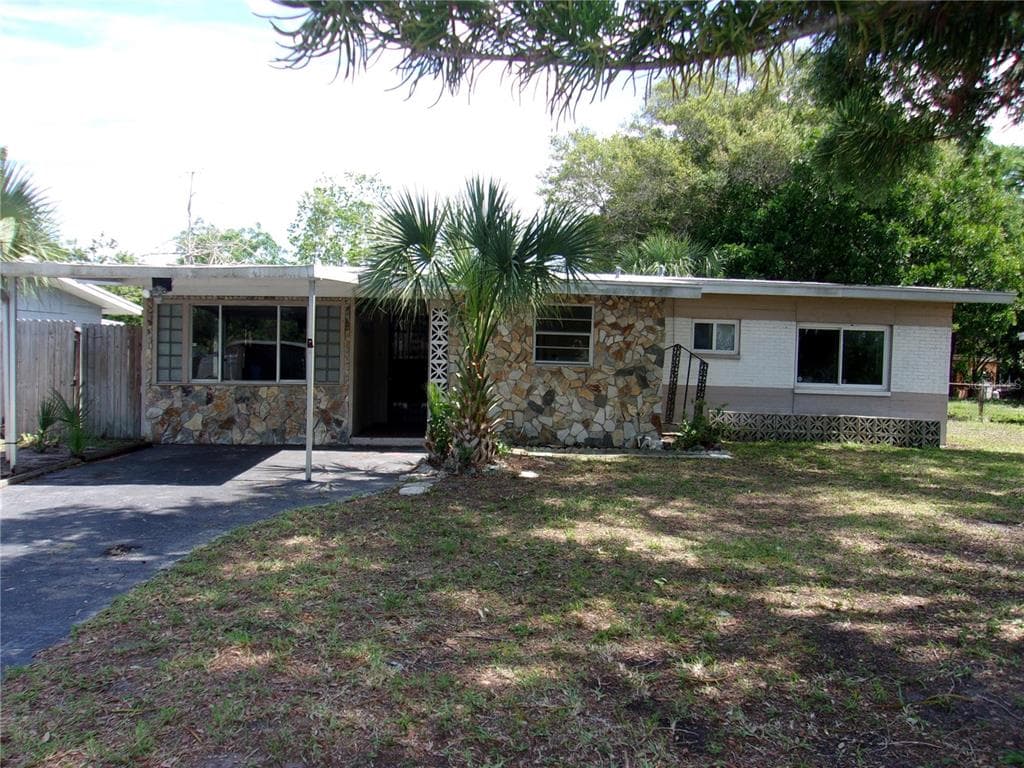 8859 ROBIN ROAD