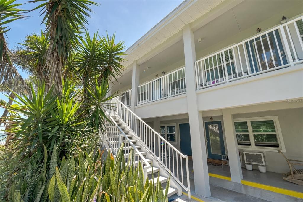 16850 GULF BOULEVARD UNIT 10 NORTH REDINGTON BEACH, FL 33708