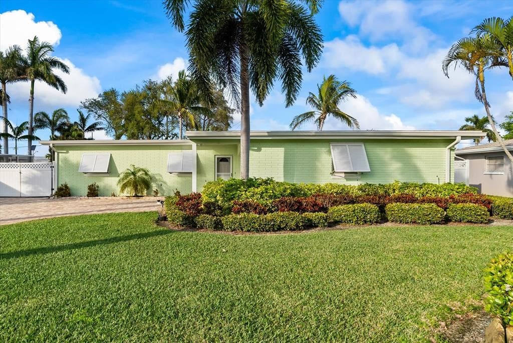 7079 S SHORE DRIVE SOUTH PASADENA, FL 33707