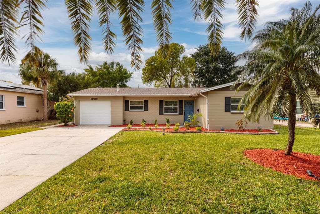 8912 BAY STREET NE ST PETERSBURG, FL 33702