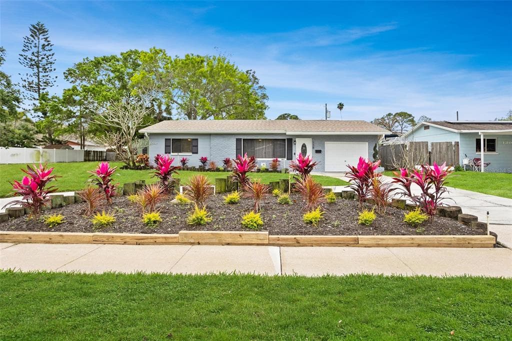 138 81ST AVENUE NE ST PETERSBURG, FL 33702