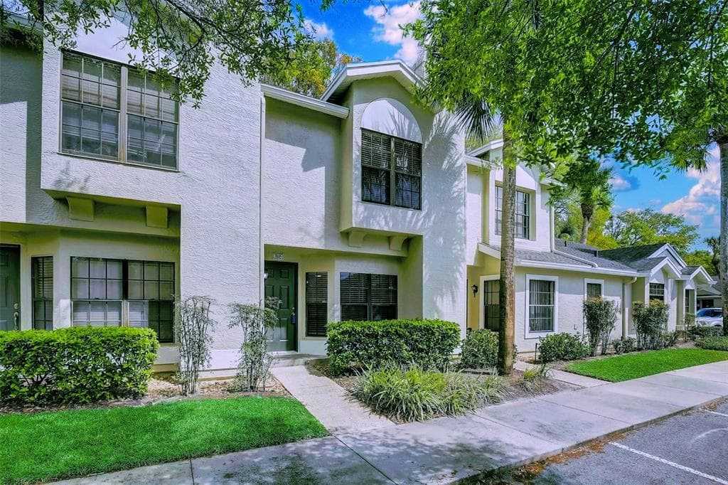 5100 BURCHETTE ROAD UNIT 3805 TAMPA, FL 33647