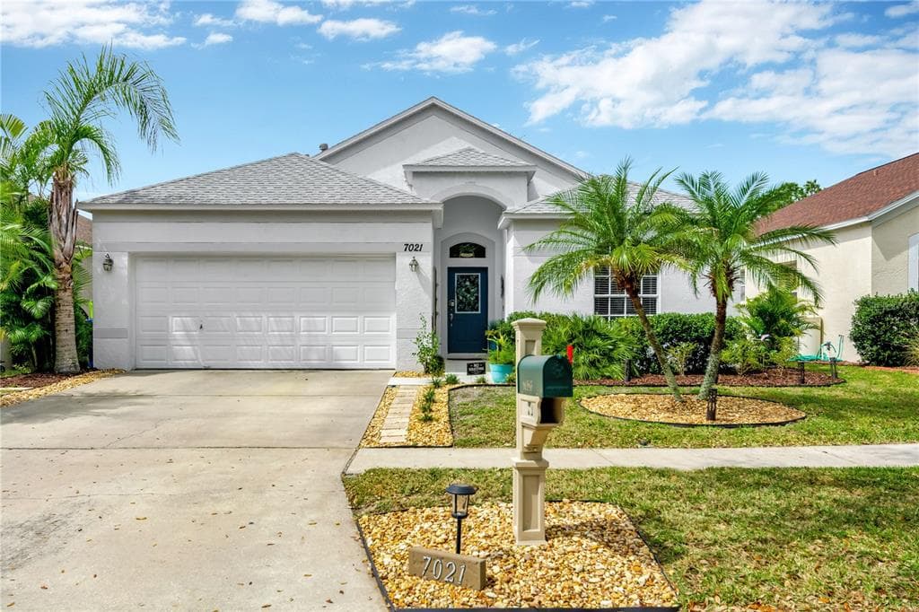 7021 MONARCH PARK DRIVE APOLLO BEACH, FL 33572