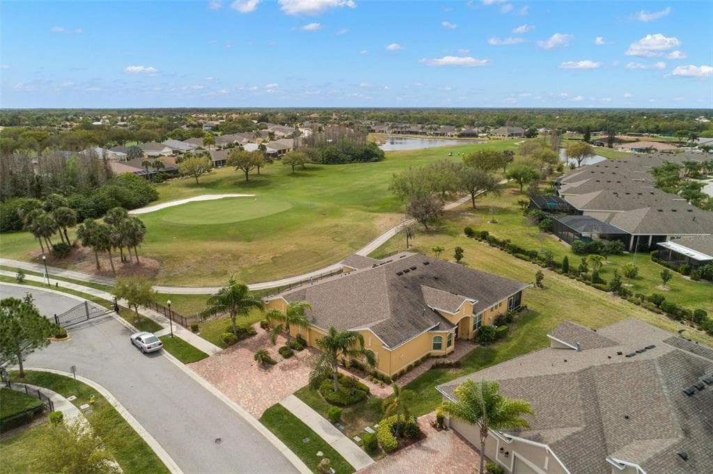 819 CHIPPER DRIVE SUN CITY CENTER, FL 33573