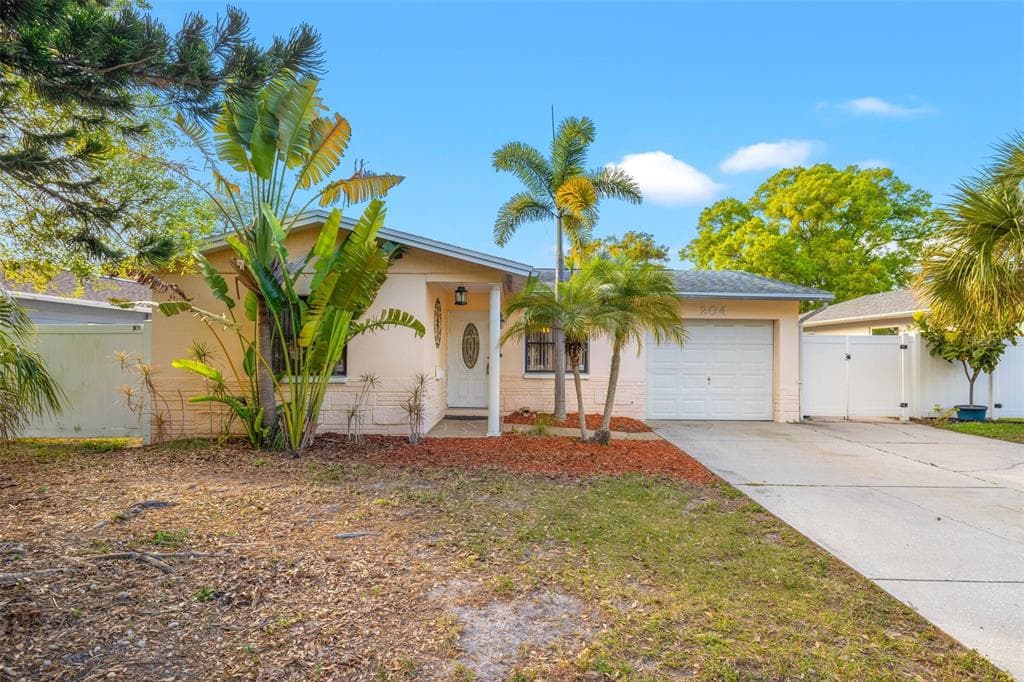 204 SE MONROE CIRCLE N ST PETERSBURG, FL 33703