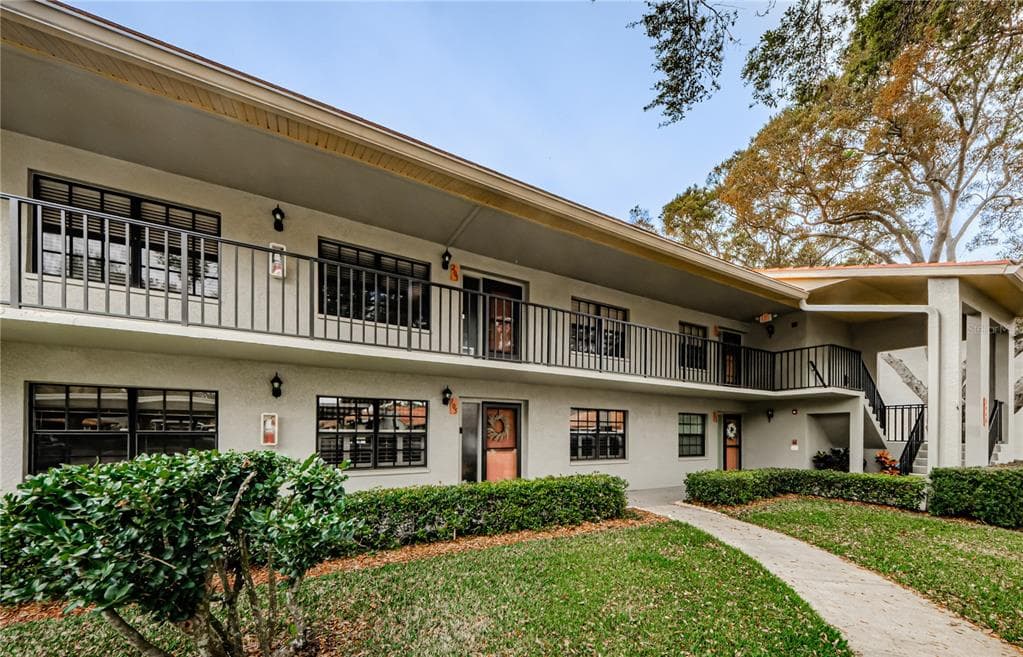 2040 LAKEVIEW DRIVE UNIT 105 CLEARWATER, FL 33763