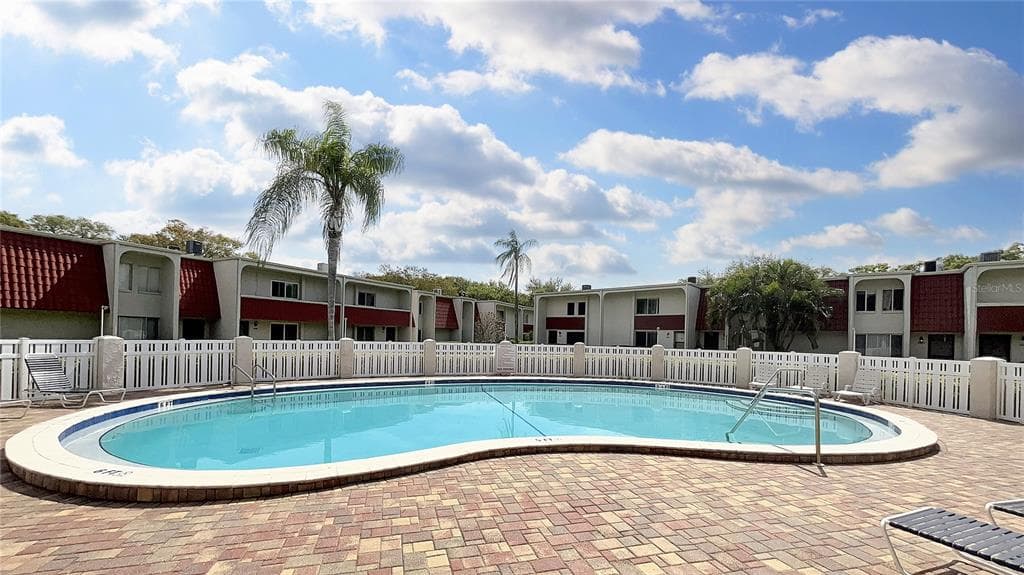 2918 PINE CONE CIRCLE UNIT 6-40 CLEARWATER, FL 33760