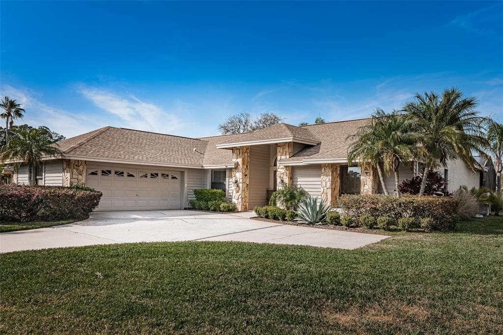 595 WATERFORD CIRCLE E TARPON SPRINGS, FL 34688