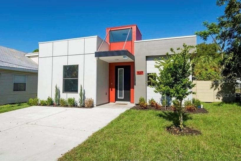527 GRAND BOULEVARD TARPON SPRINGS, FL 34689