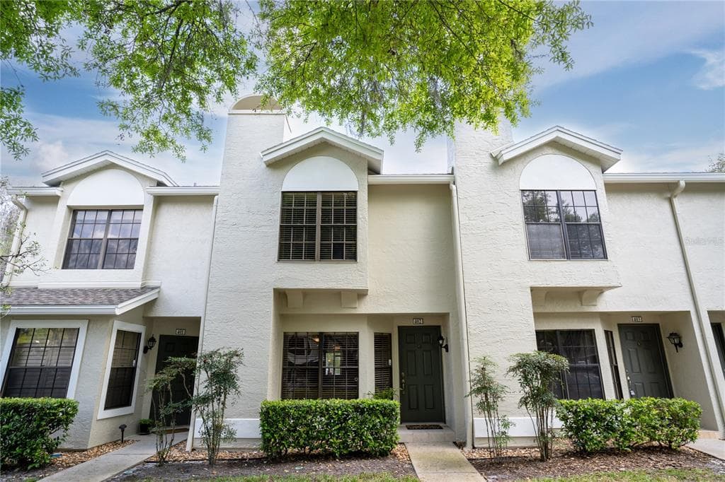 5100 BURCHETTE ROAD UNIT 402 TAMPA, FL 33647
