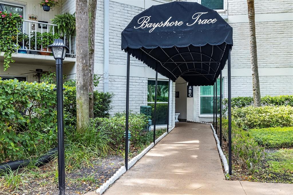 3325 BAYSHORE BOULEVARD UNIT B25 TAMPA, FL 33629