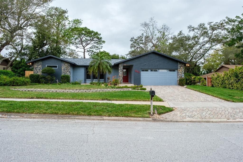 881 VILLAGE WAY PALM HARBOR, FL 34683