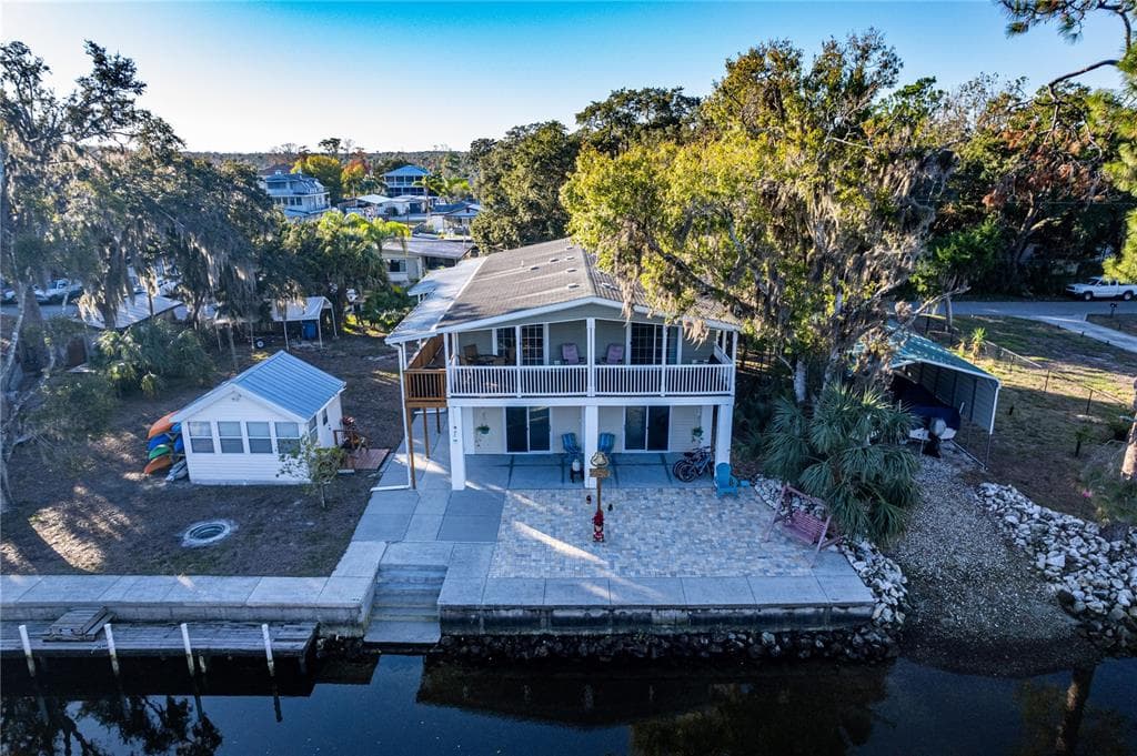 5285 CIRCLE DRIVE WEEKI WACHEE, FL 34607
