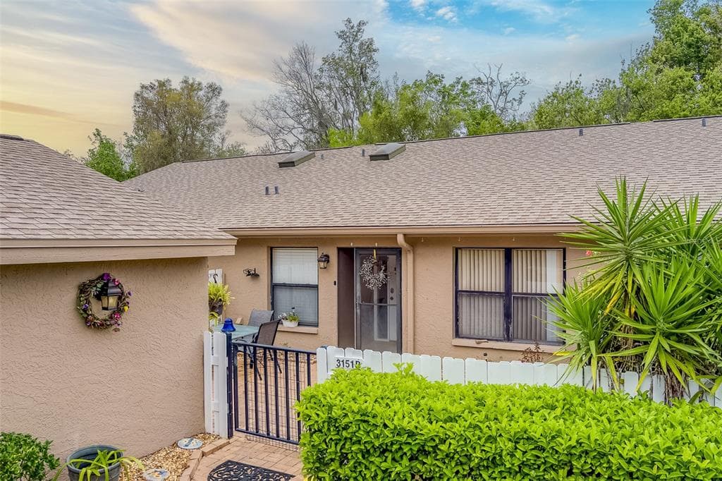 3151 CHARTER CLUB DRIVE UNIT B TARPON SPRINGS, FL 34688