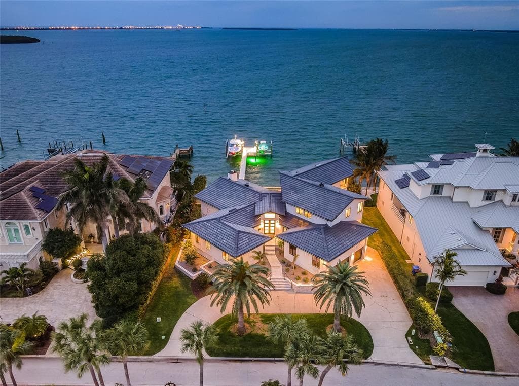 5366 62ND AVENUE S ST PETERSBURG, FL 33715