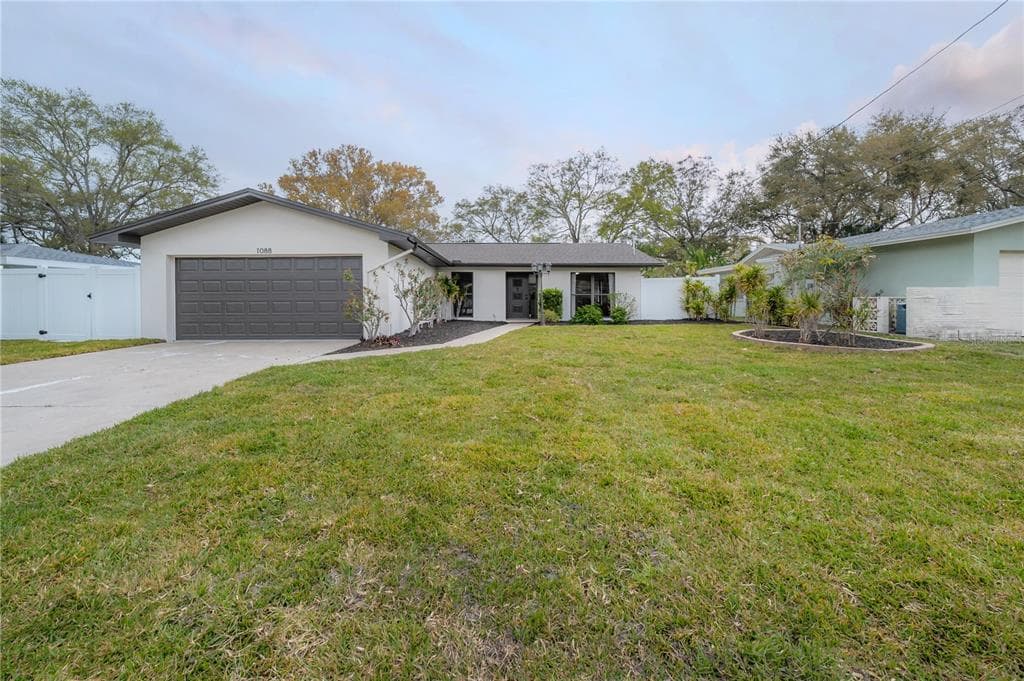 1088 IDLEWILD DRIVE N