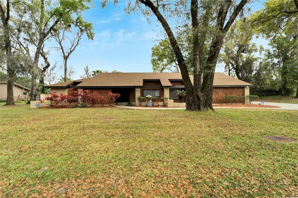 918 RIVER RAPIDS AVENUE BRANDON, FL 33511