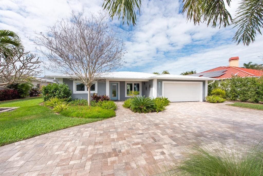 10118 YACHT CLUB DRIVE TREASURE ISLAND, FL 33706