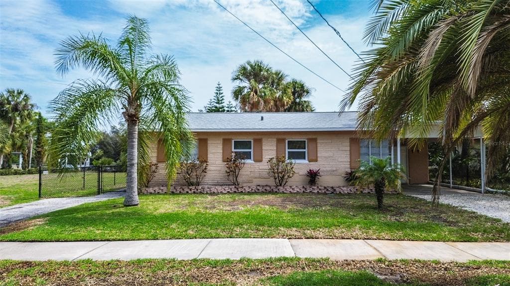 54 INNESS DRIVE TARPON SPRINGS, FL 34689
